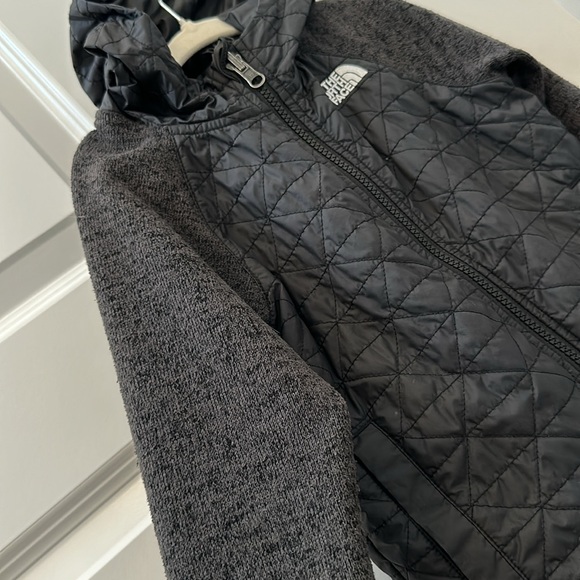The North Face Water Repellent Quilted Sweater Fleece Jacket 4t - Picture 3 of 7